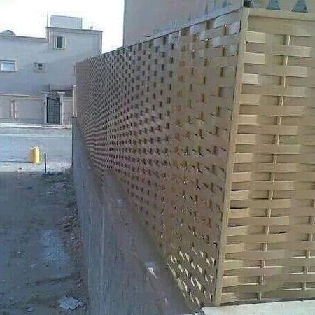 سواتر جدران جدة: أفضل التصاميم والخامات لحماية وأناقة منزلك